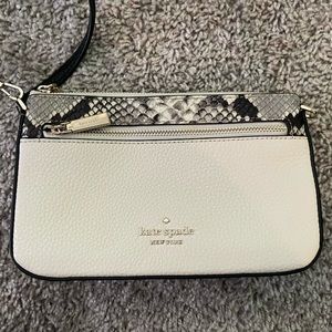 Kate Spade wristlet never used